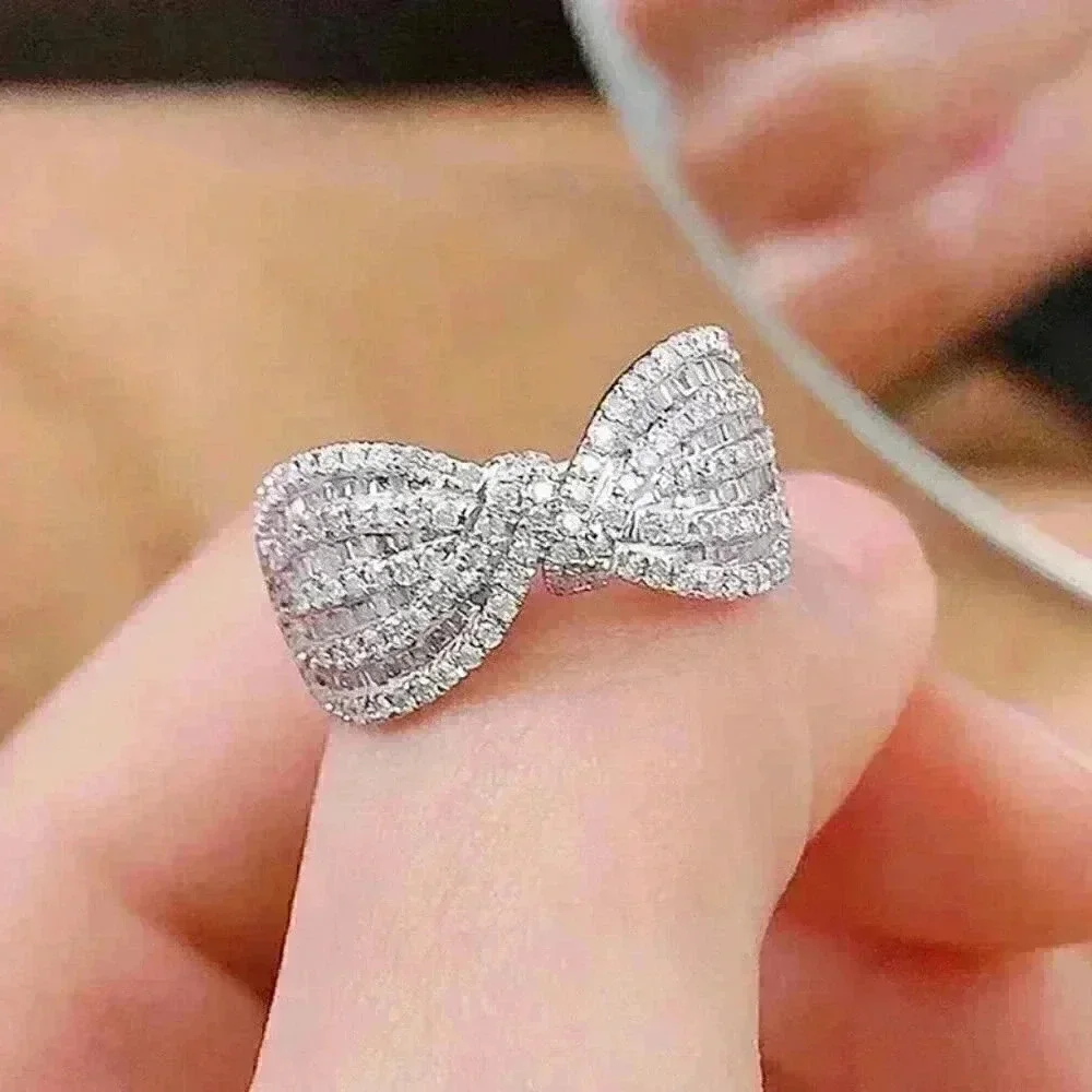 New Gorgeous 925 Silver Sim. Diamond Ring